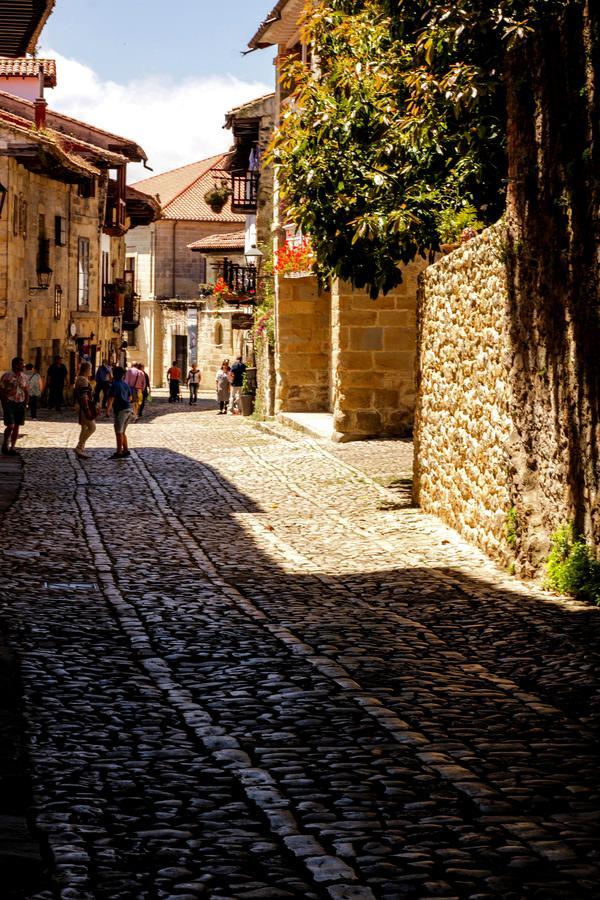 Hotel Los Angeles Santillana del Mar Luaran gambar